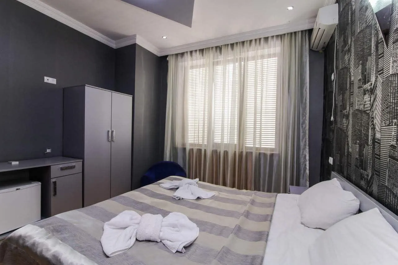 House, 10-room, 306 m²