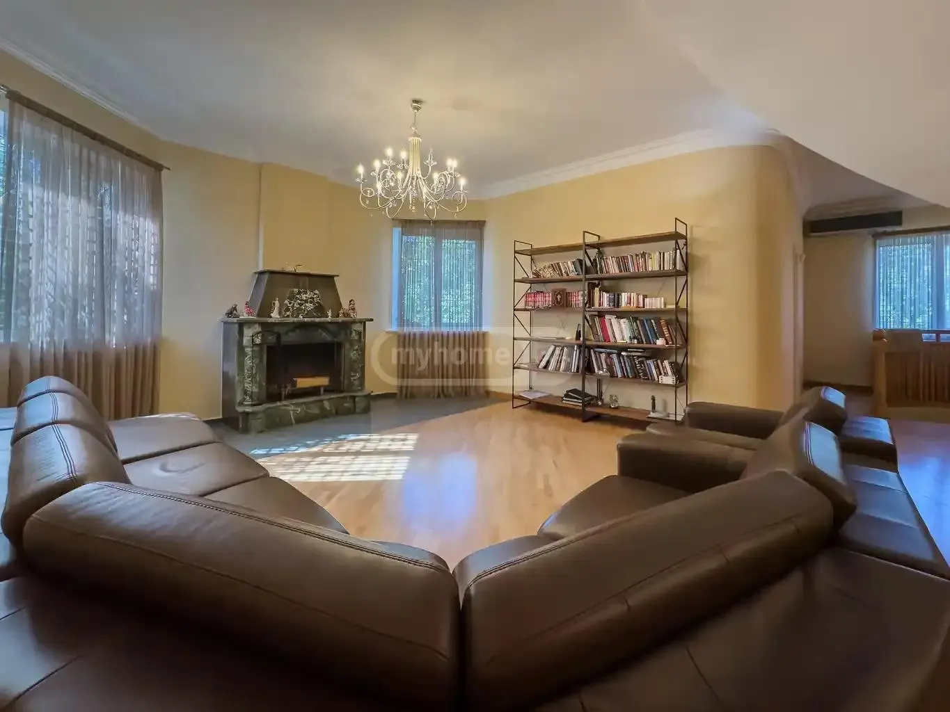 Дом, 5-комн., 600 м²