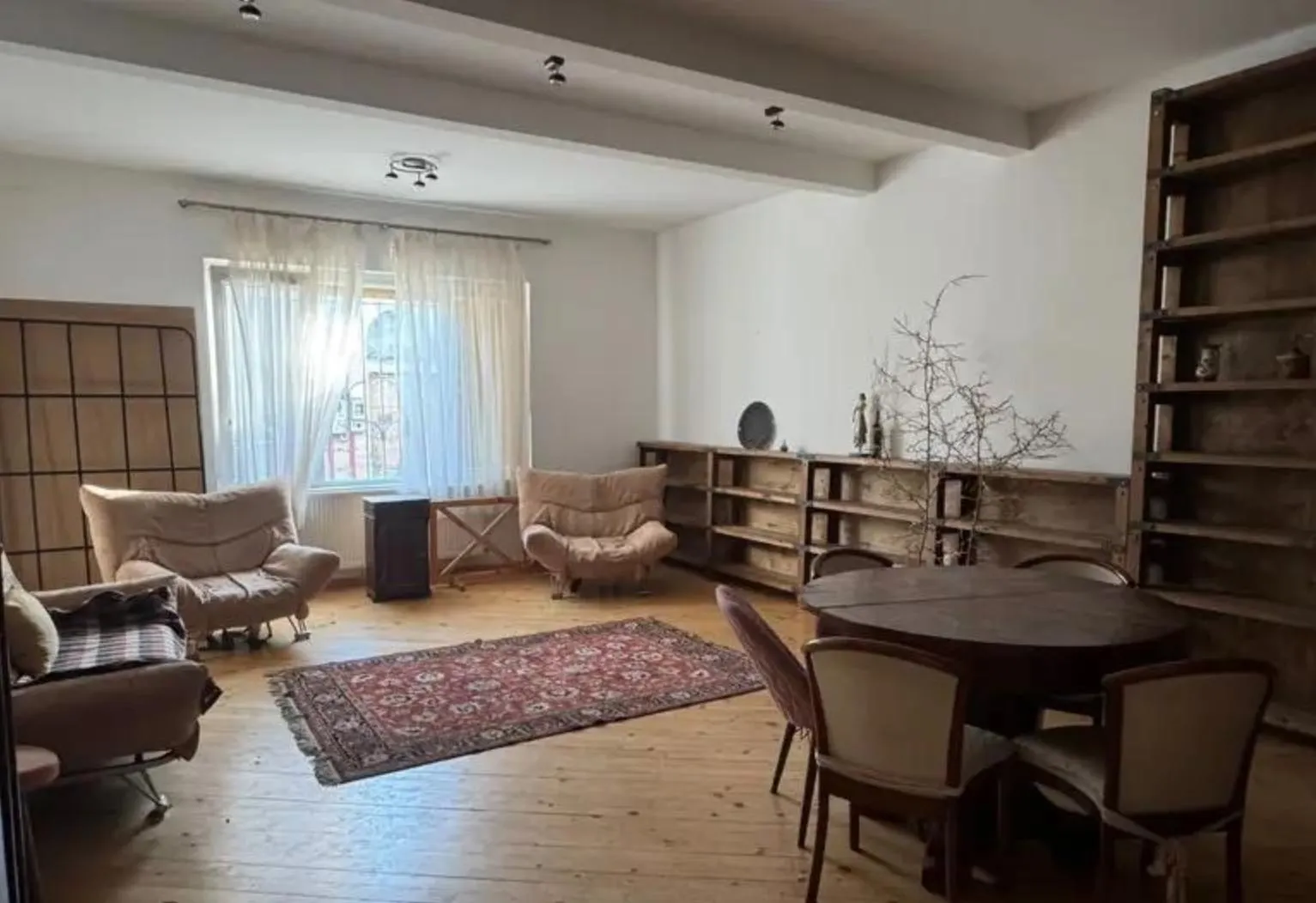 House, 5-room, 205 m²