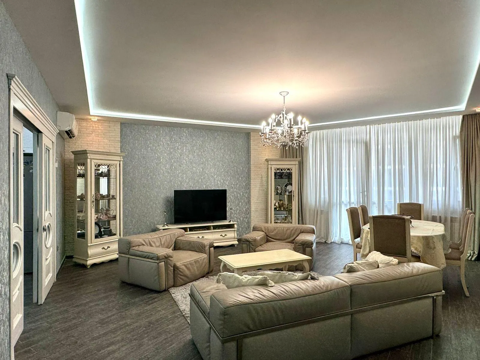 Apartment, 4-room, 160 m², Zurab Gorgiladze St, 98