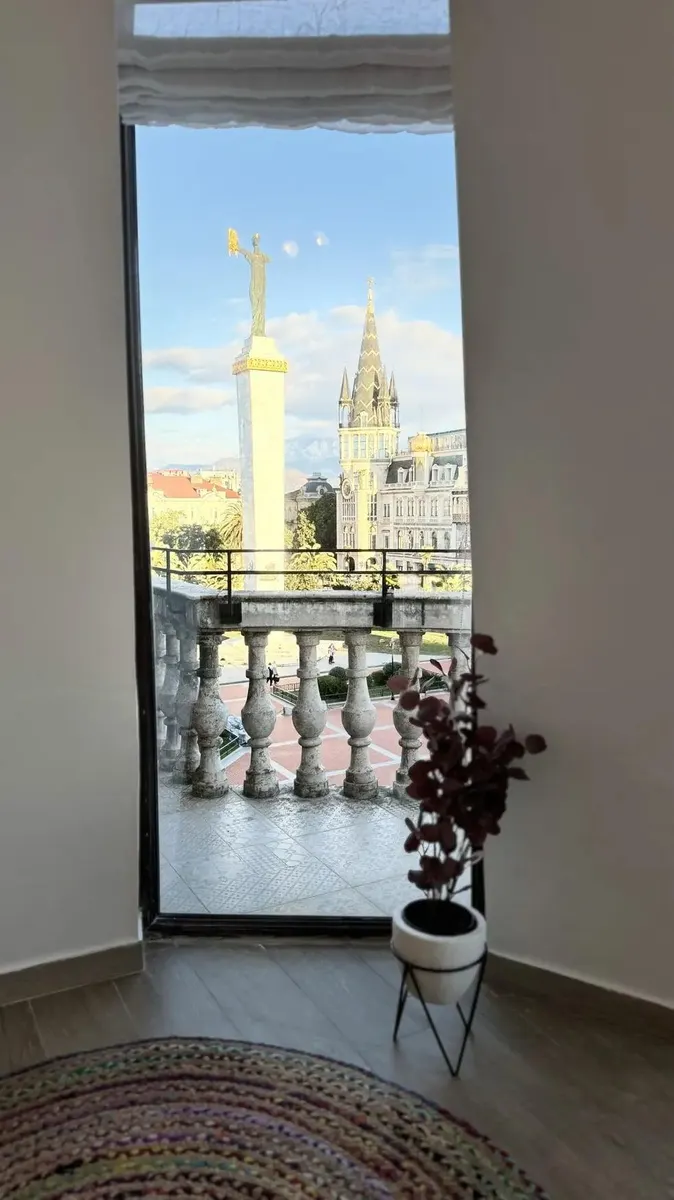 Квартира, 3-комн., 115 м²