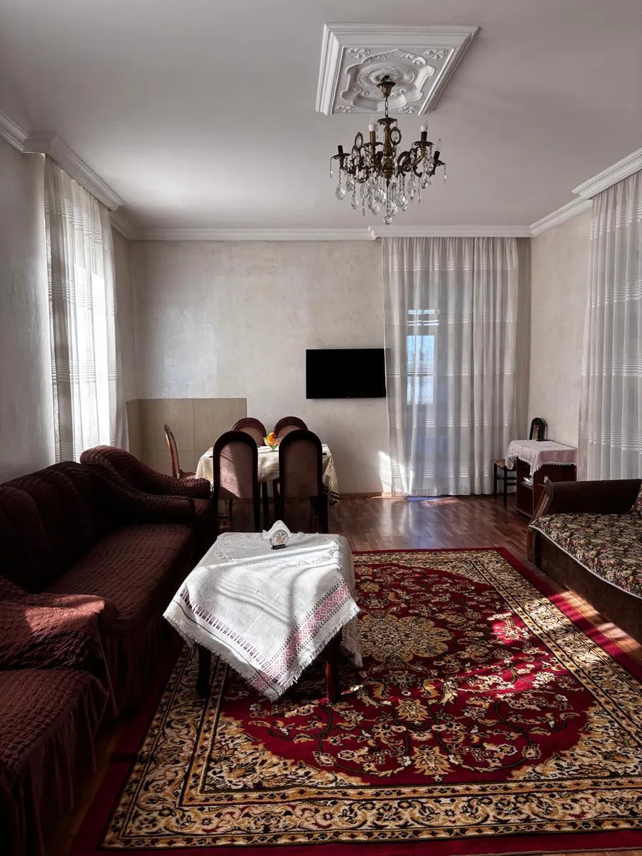 House, 3-room, 177 m²