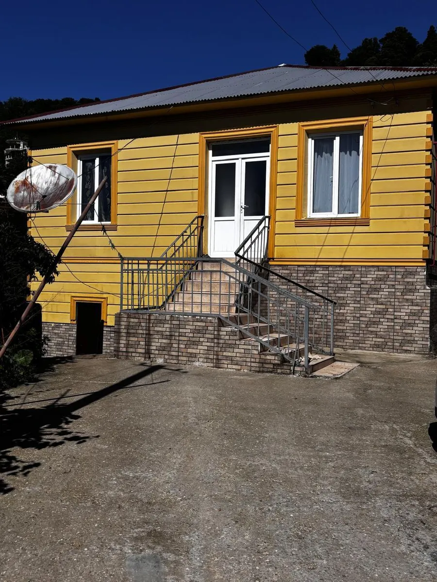House, 3-room, 177 m²