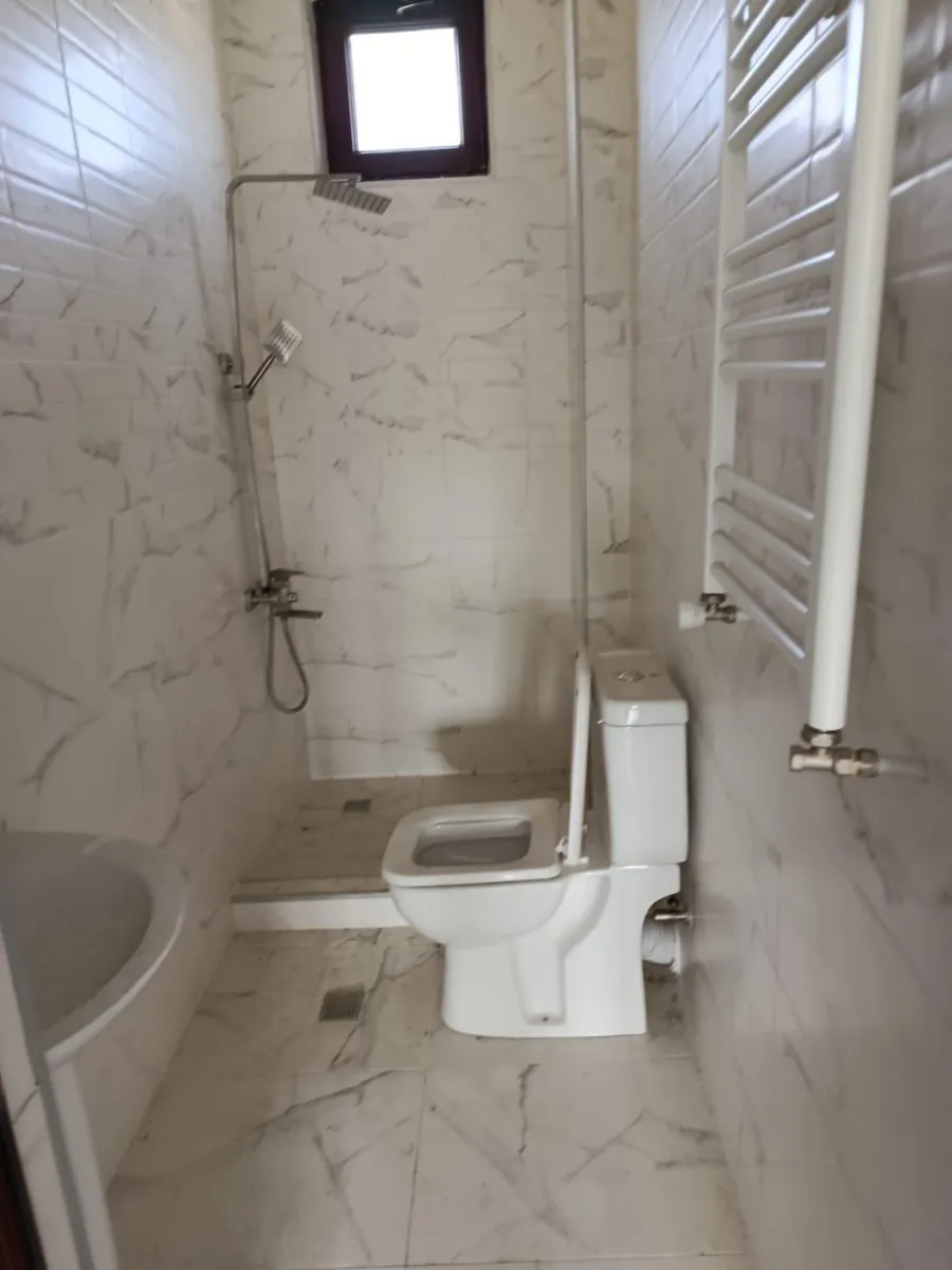 House, 5-room, 194.08 m²