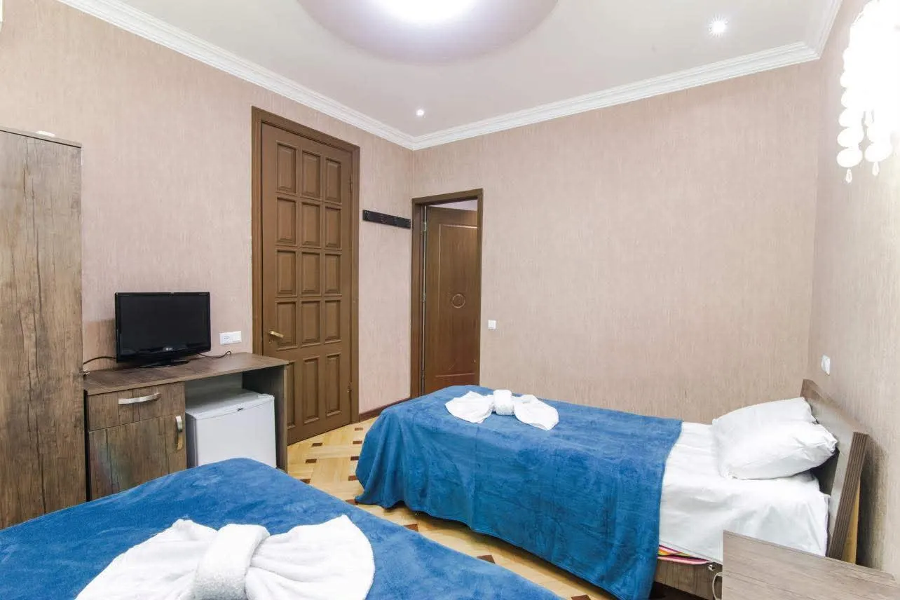 House, 10-room, 306 m²