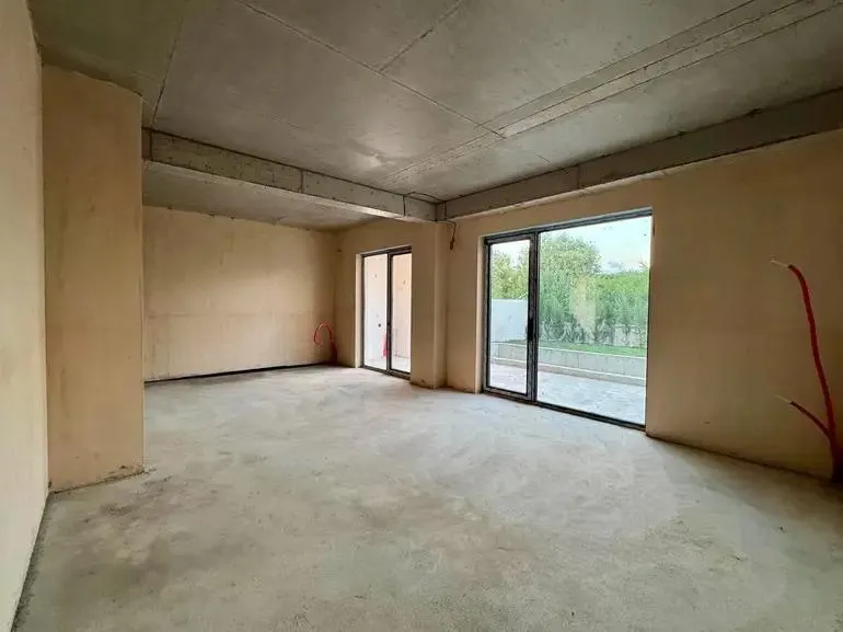 Дом, 5-комн., 250 м²