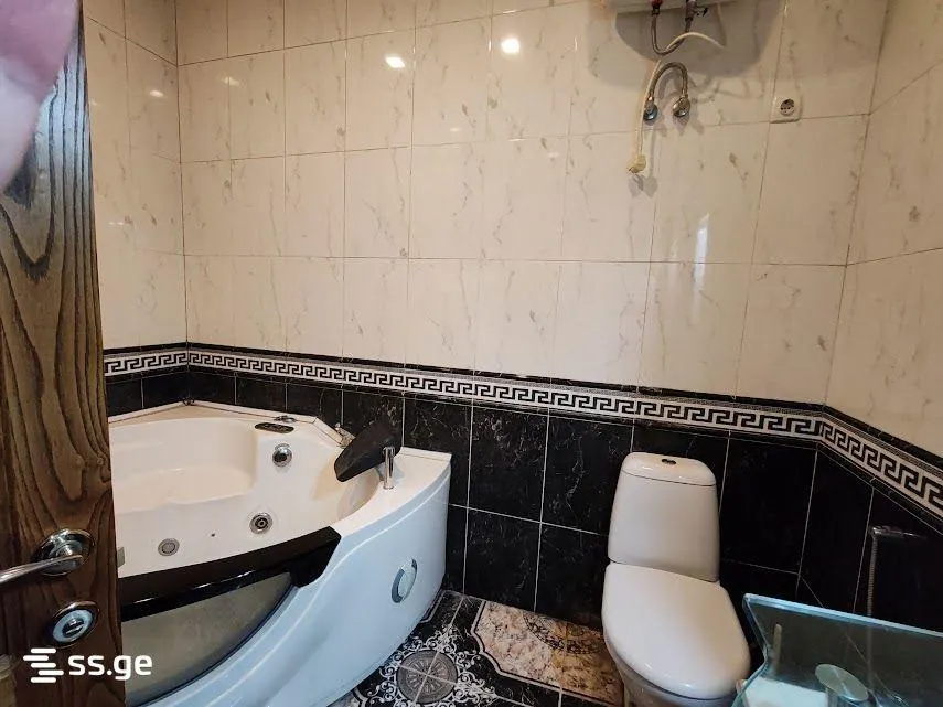 Квартира, 3-комн., 85 м²