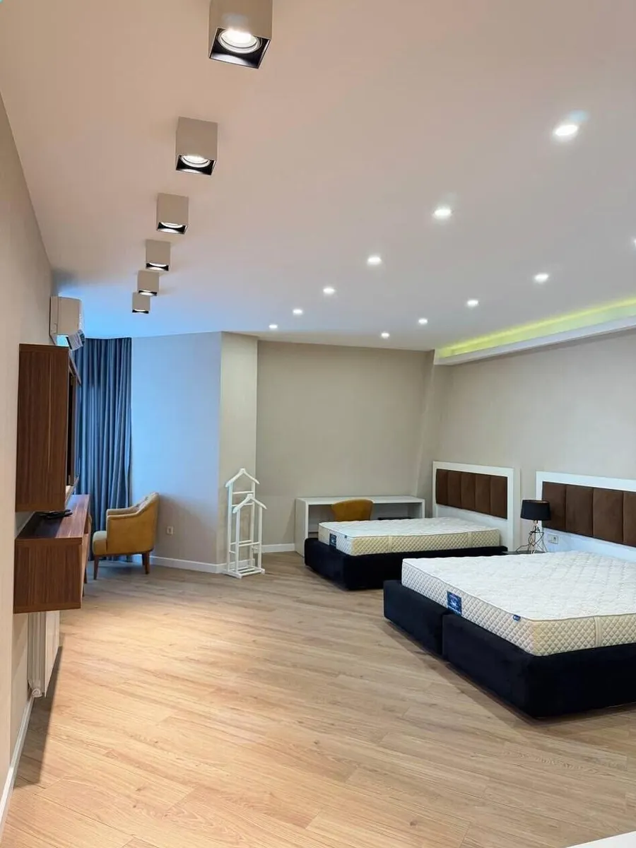 Квартира, 4-комн., 217 м²