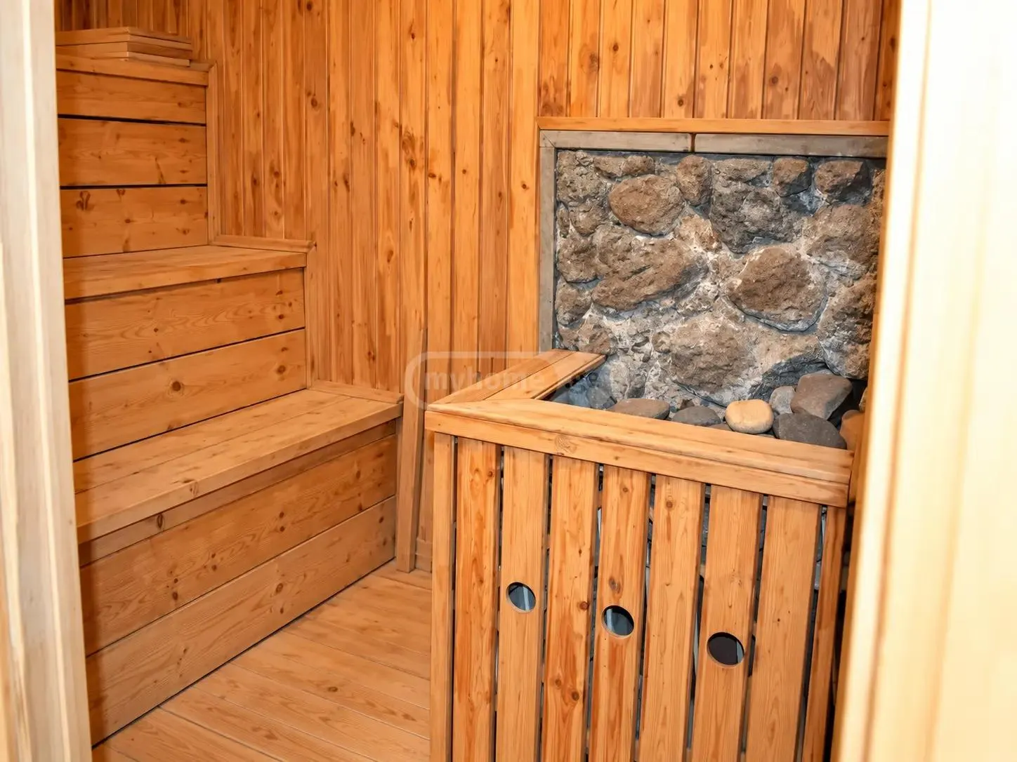 House, 5-room, 270 m²