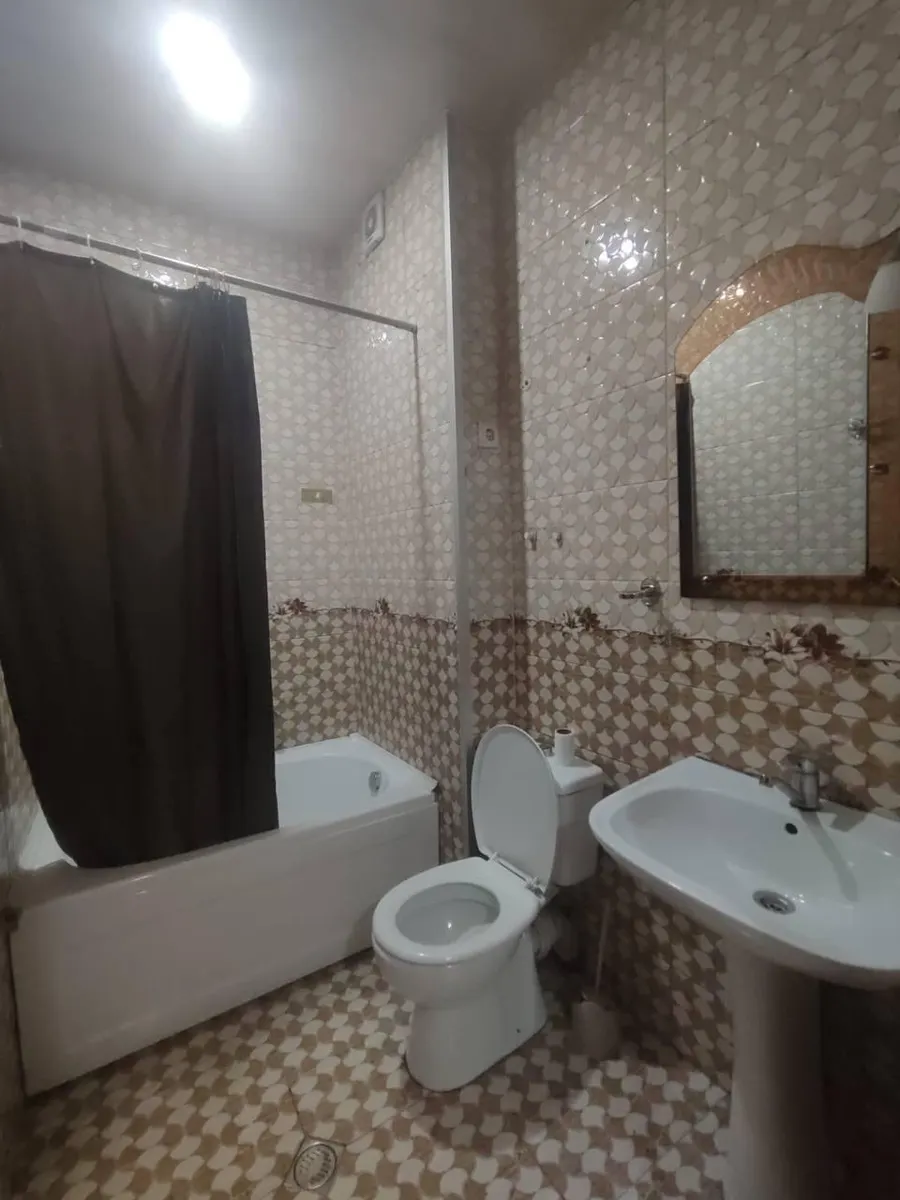 Apartment, 3-room, 60 m², Zurab Gorgiladze St, 98