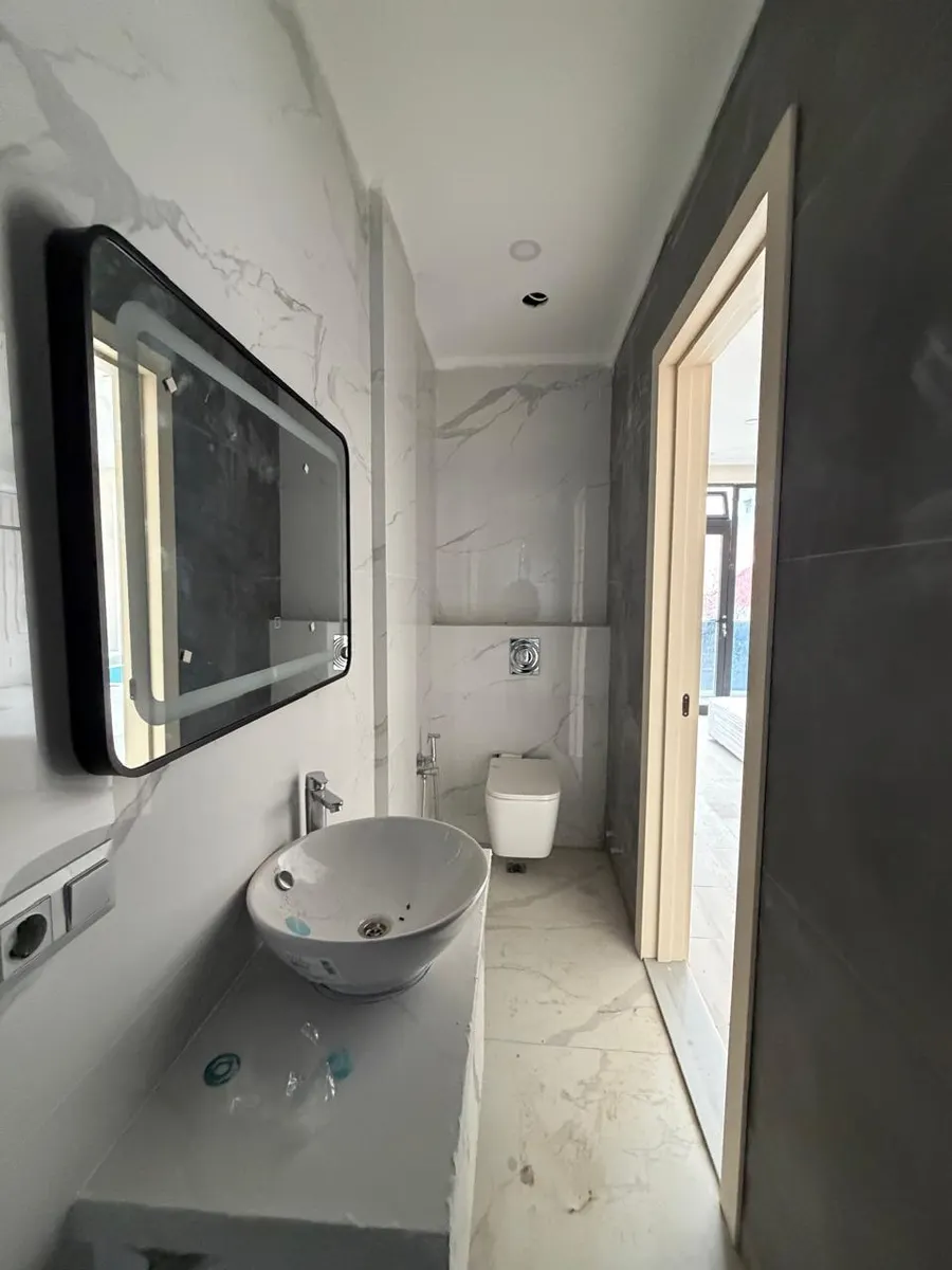 House, 5-room, 225 m²