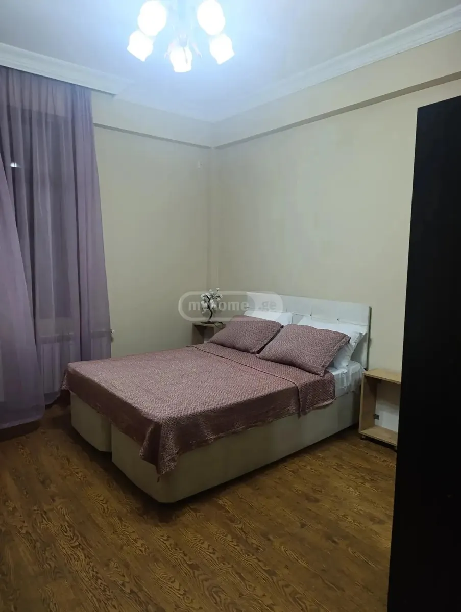 Apartment, 5-room, 220 m²