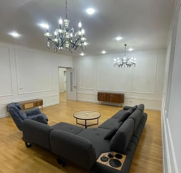 Квартира, 5-комн., 165 м²