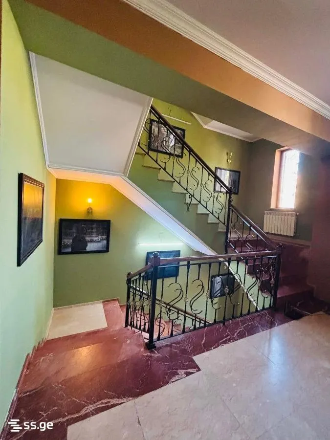 Дом, 5-комн., 430 м²