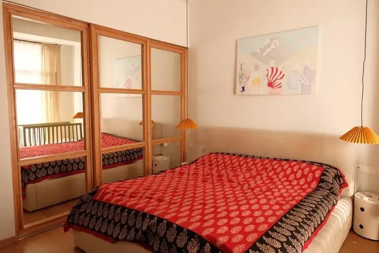 Квартира, 2-комн., 107 м²