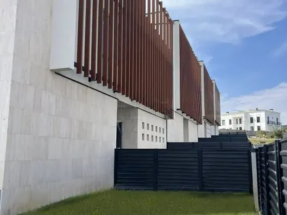Дом, 10-комн., 280 м²