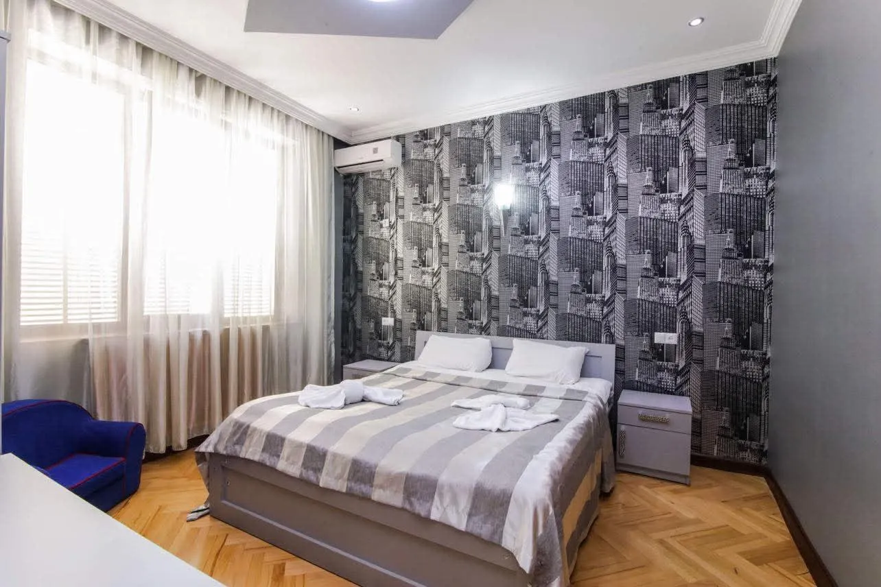 House, 10-room, 306 m²