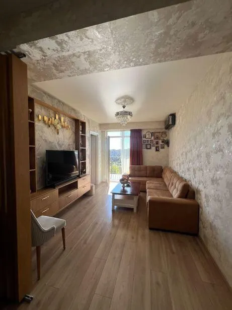 Квартира, 3-комн., 83 м²