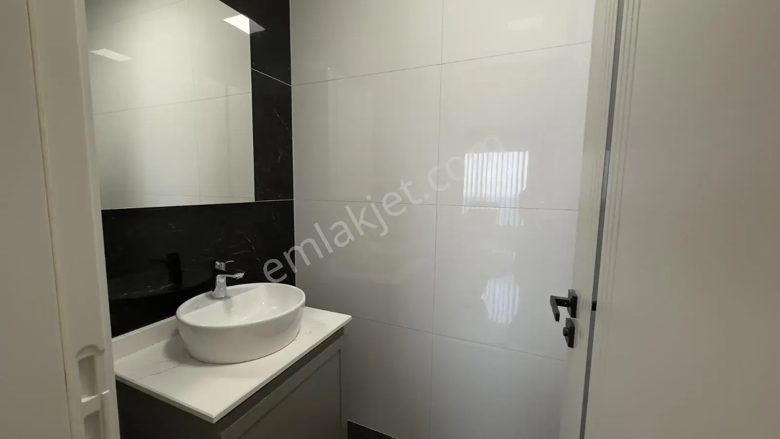 Apartment, 3-room, 125 m²