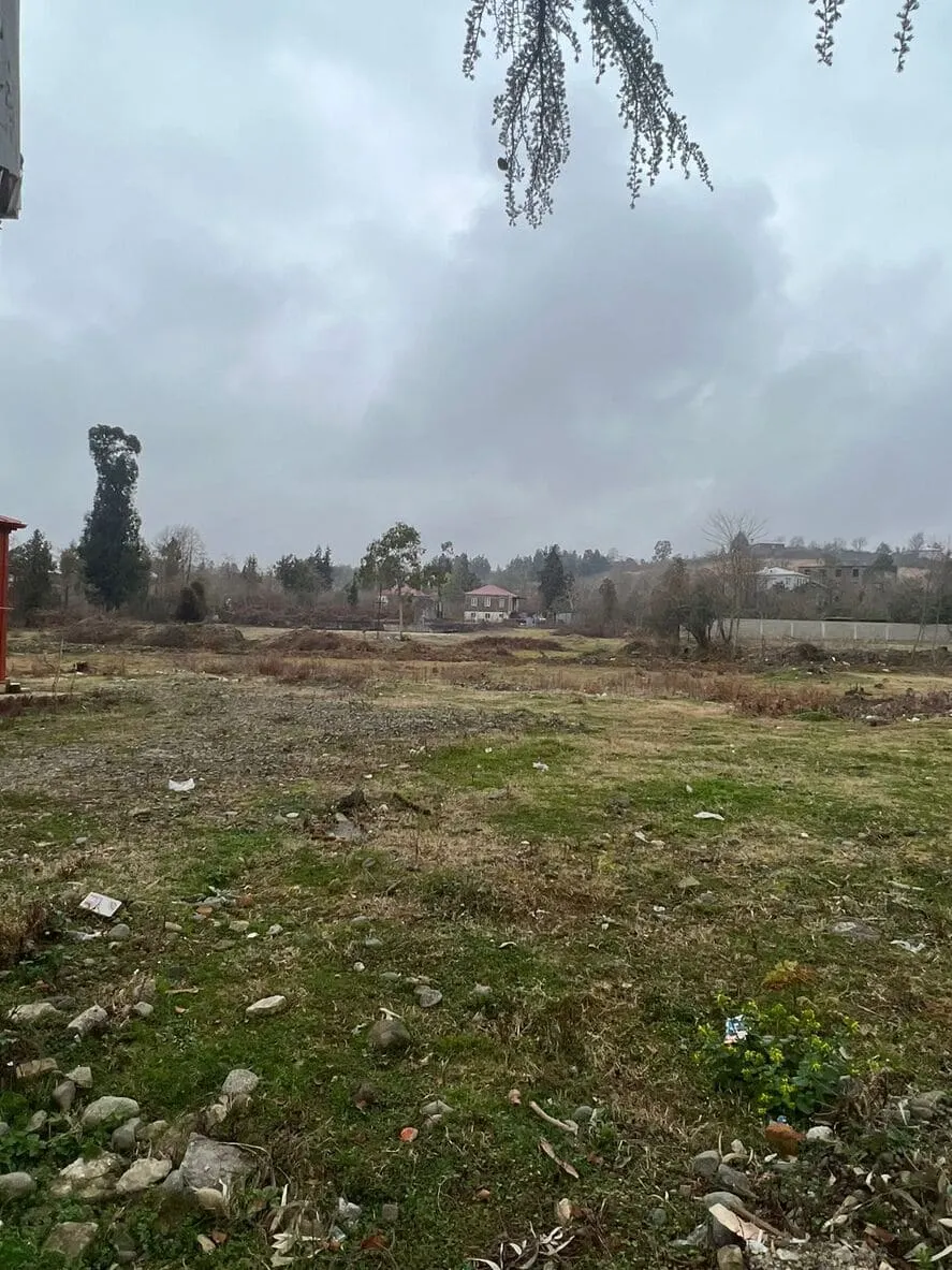 Земля, 1700 м²