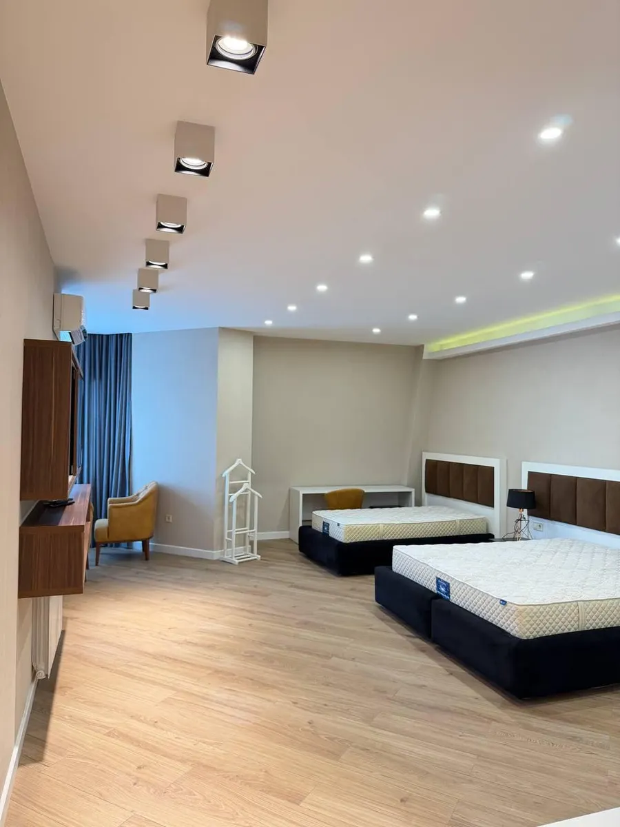Квартира, 4-комн., 217 м²