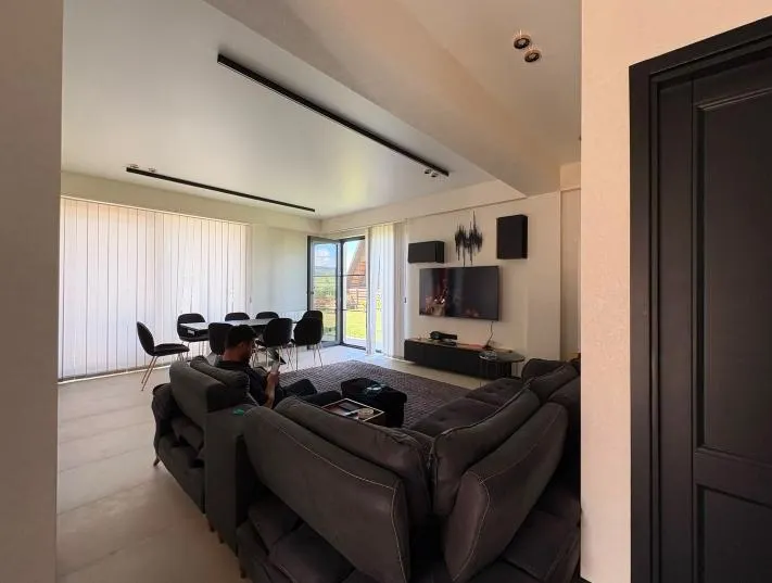 Дом, 6-комн., 180 м²