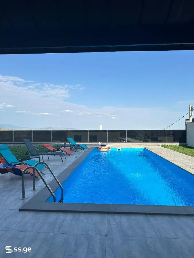 Дом, 6-комн., 400 м²