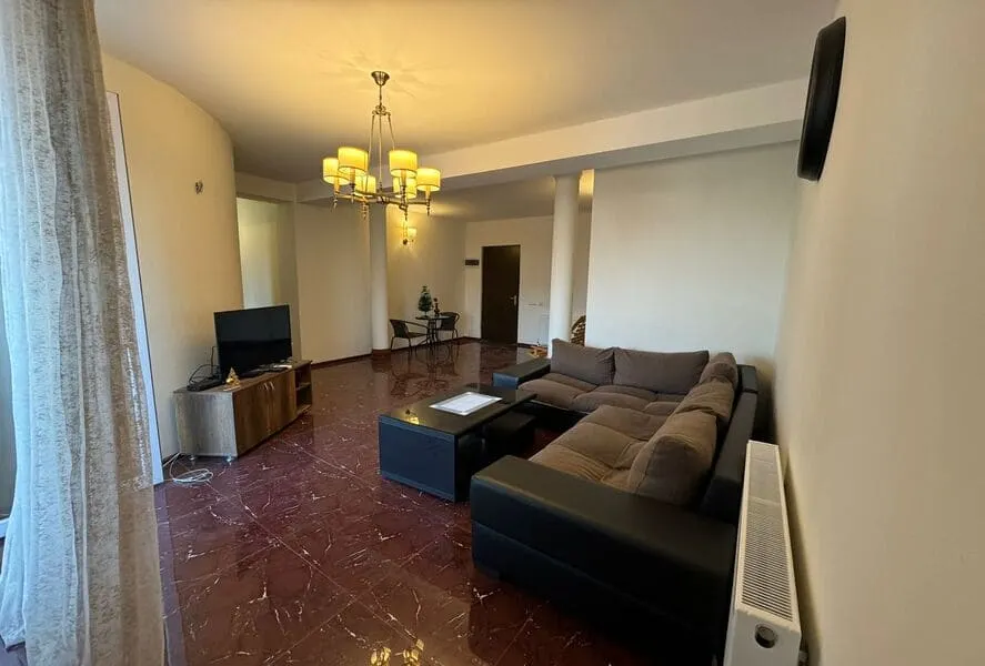 Apartment, 3-room, 130 m²