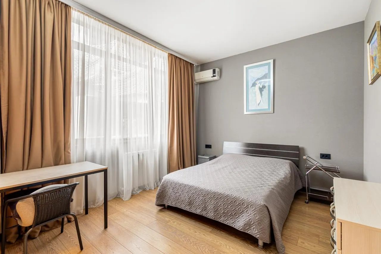 Квартира, 5-комн., 246 м²