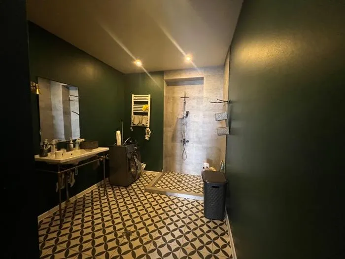 Квартира, 4-комн., 137 м²