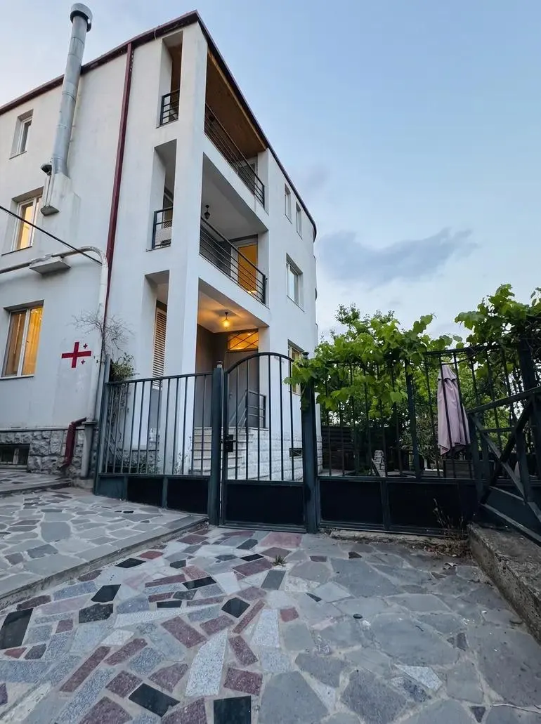 Дом, 5-комн., 250 м²