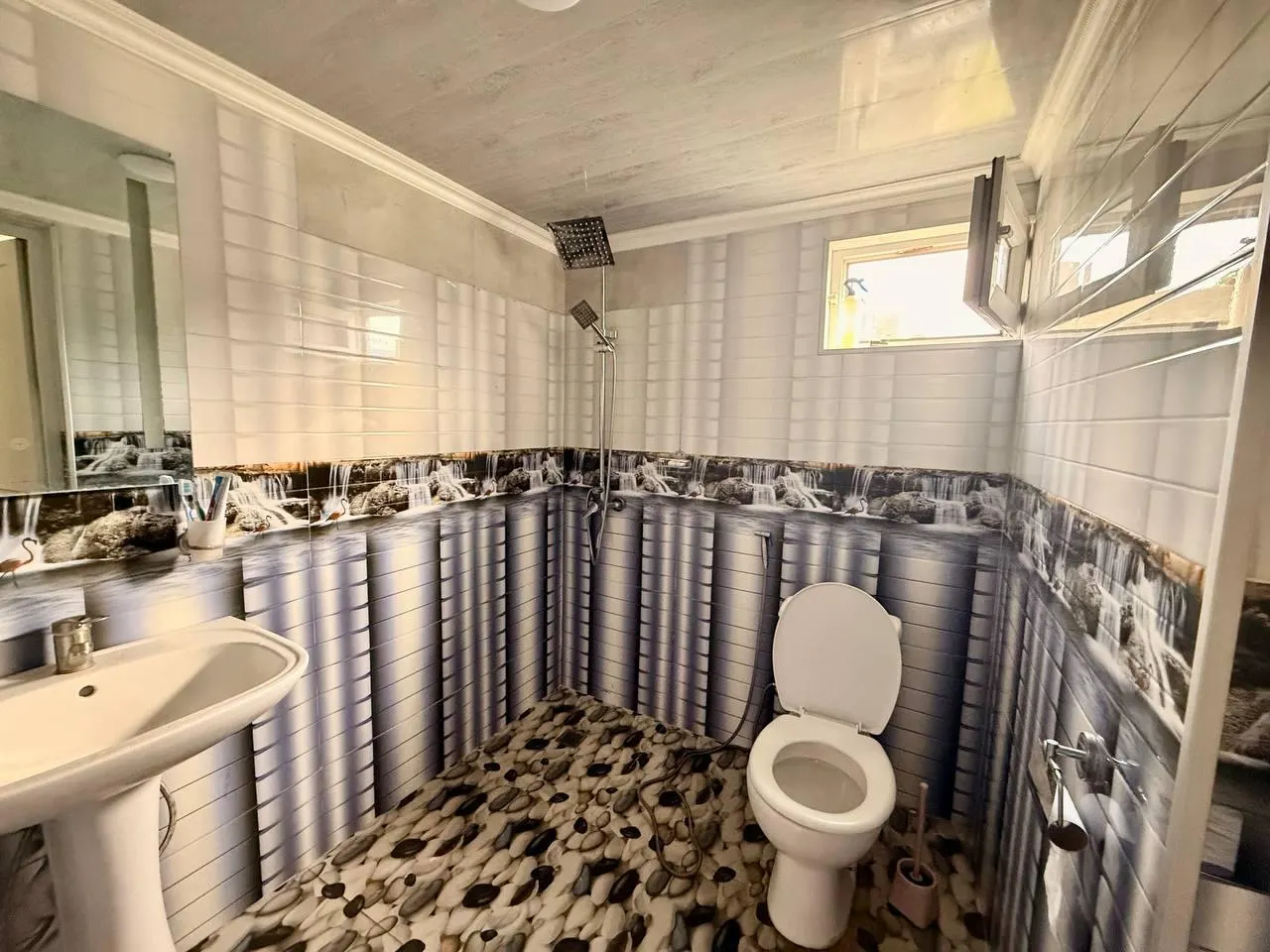 House, 5-room, 160 m²