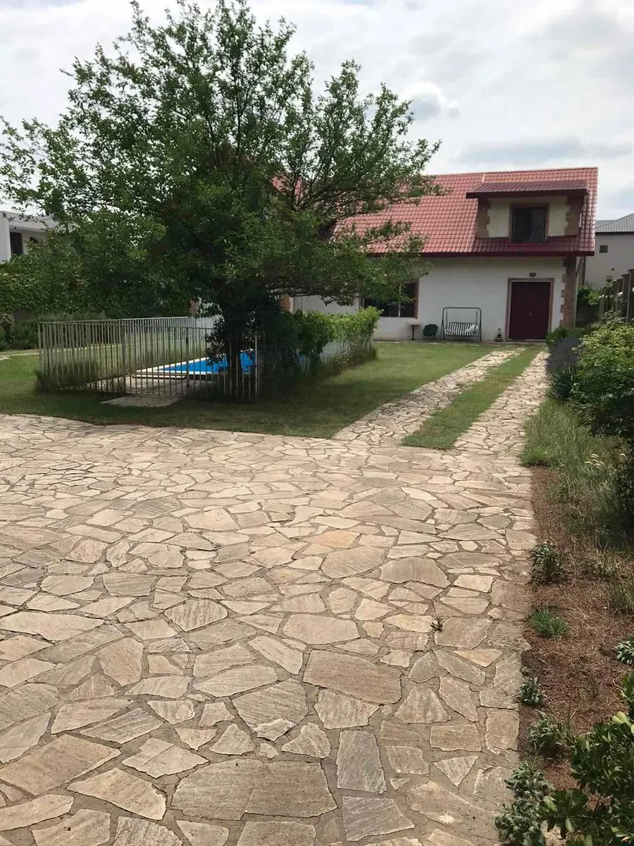 Дом, 5-комн., 700 м²