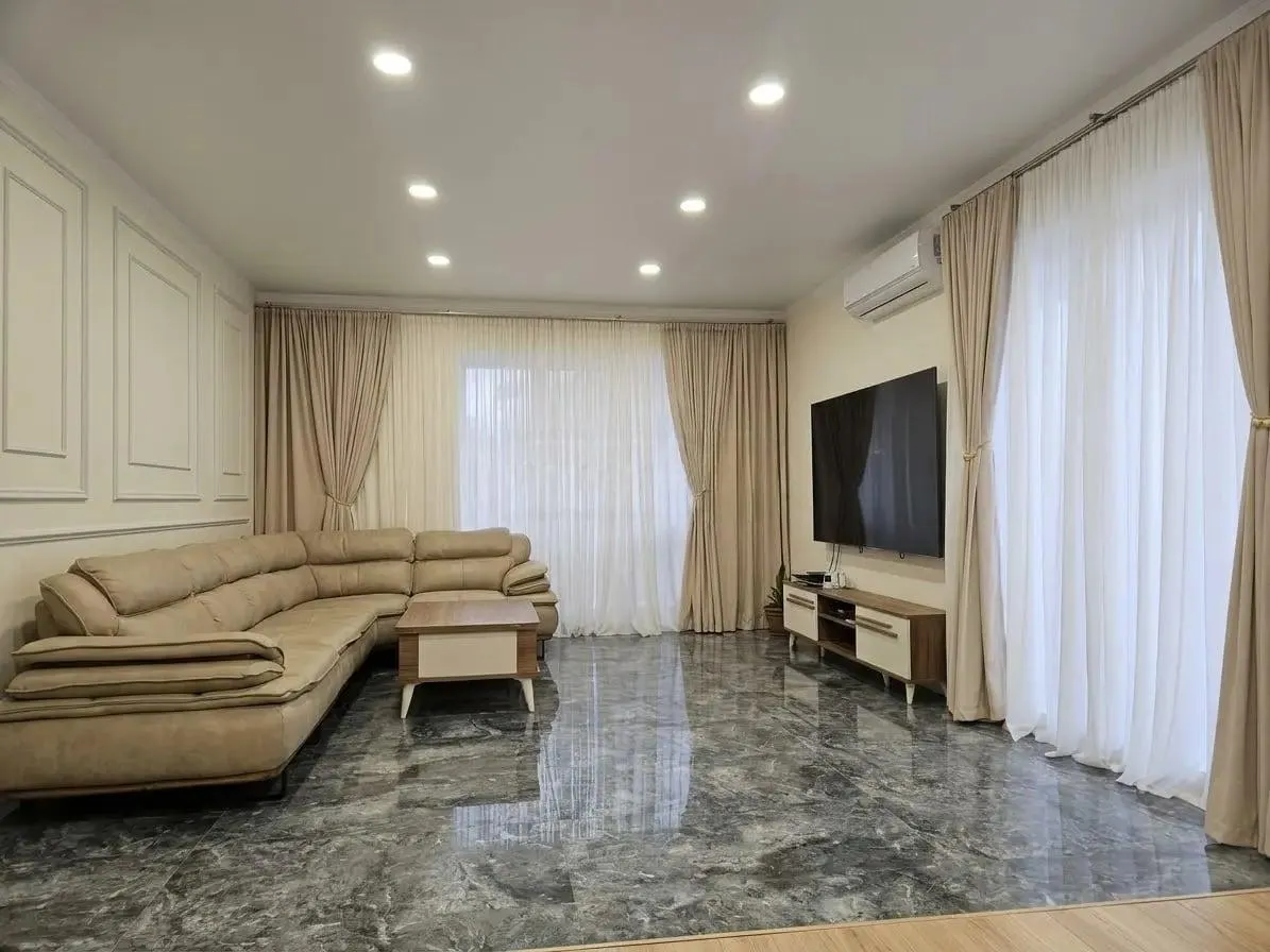 House, 5-room, 170 m²