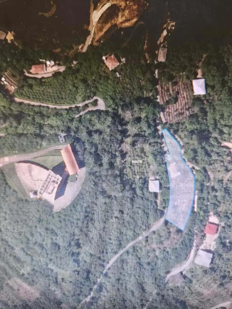 Land, 2502 m²