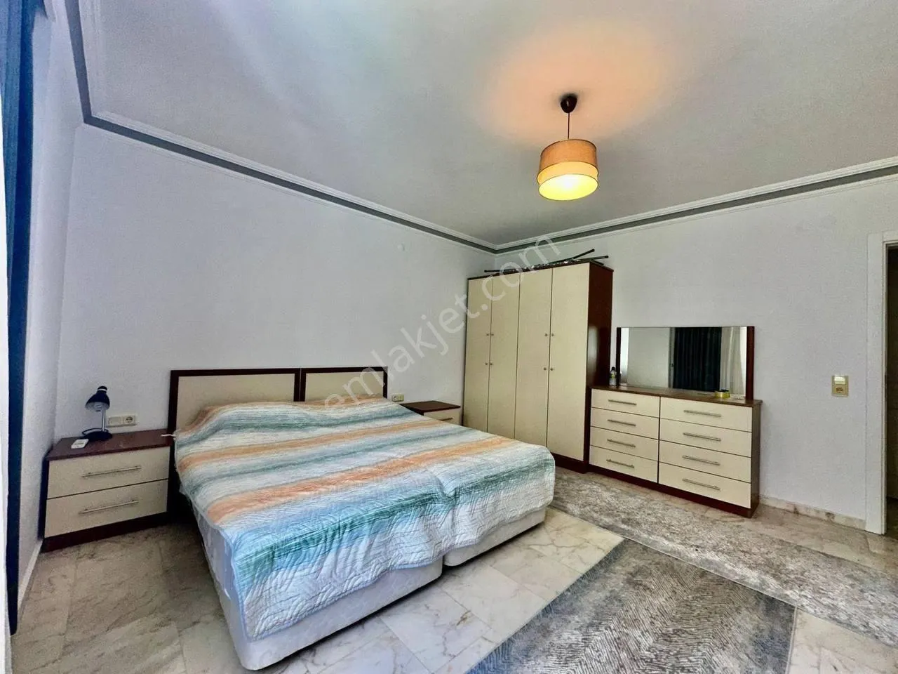 Apartment, 3-room, 130 m²