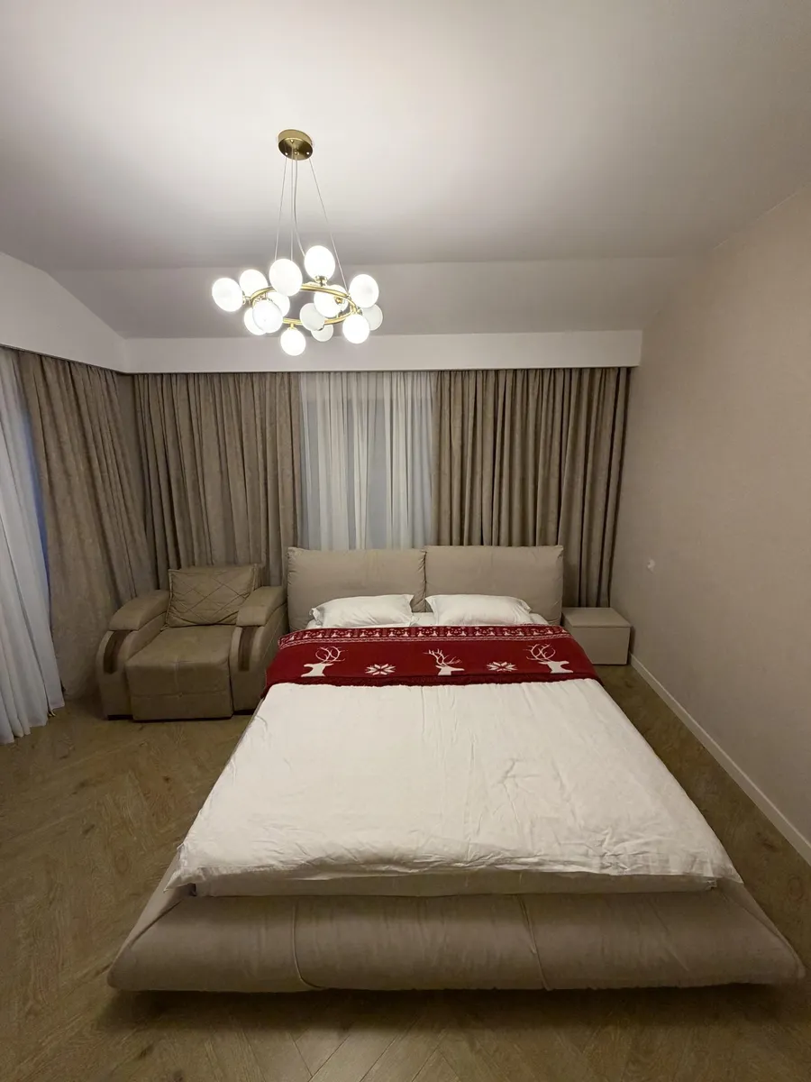 House, 4-room, 400 m²