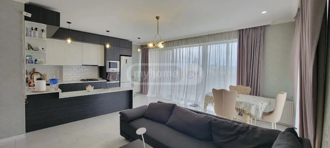 Квартира, 3-комн., 141 м²