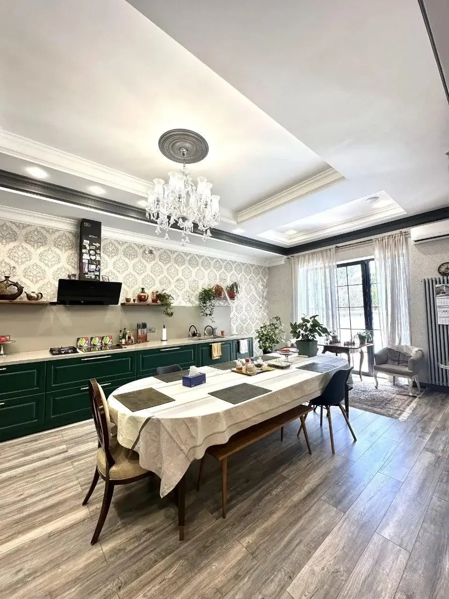 House, 7-room, 384 m²