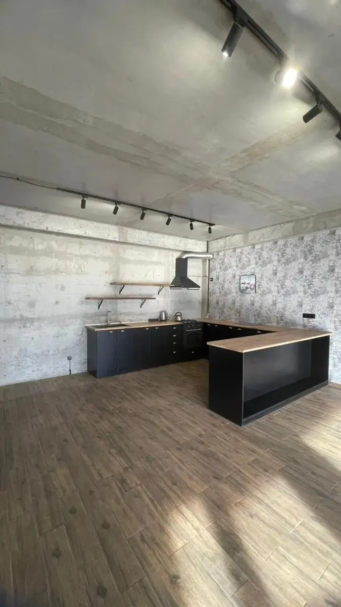 Дом, 6-комн., 350 м²
