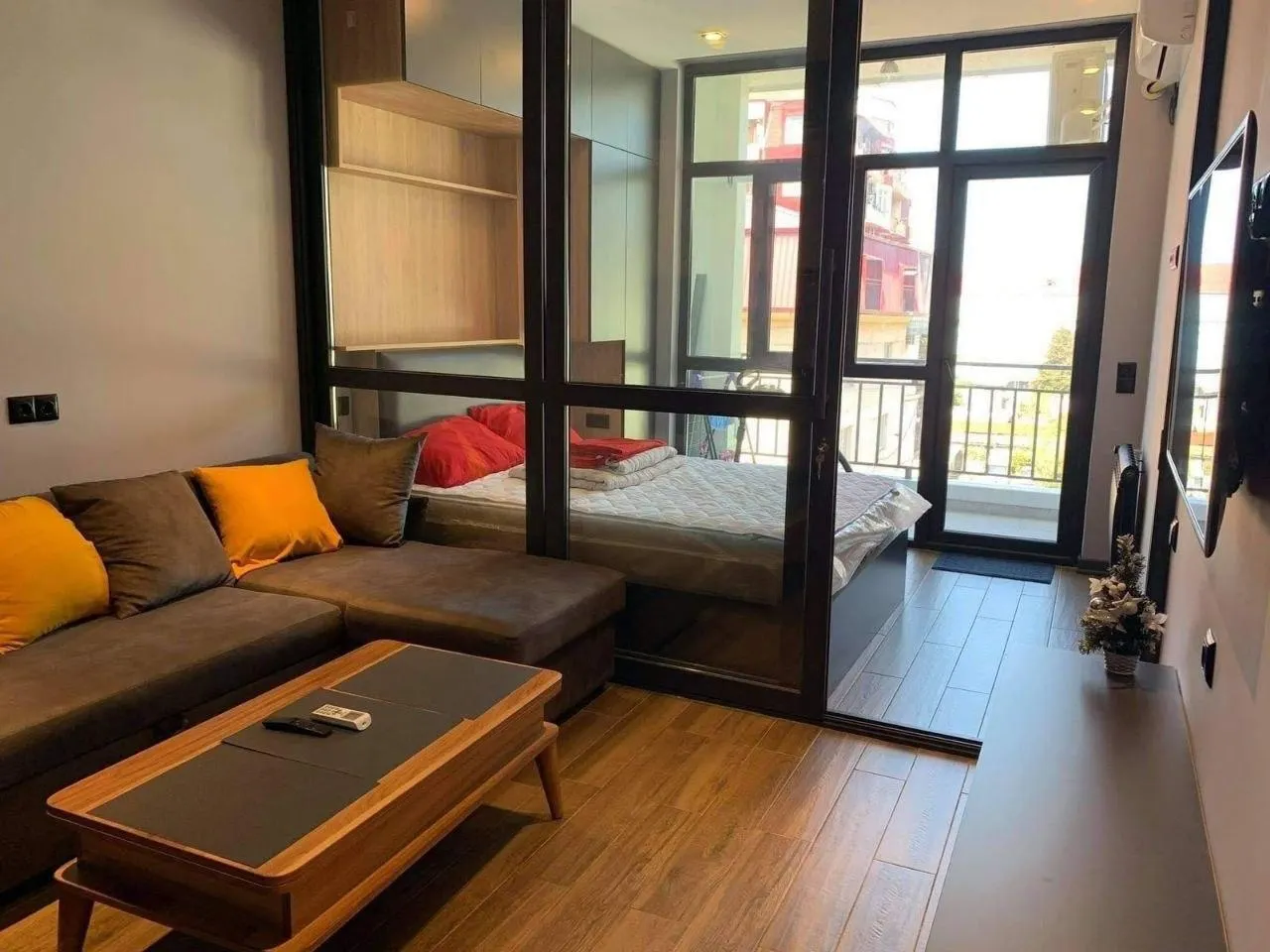 Квартира, 3-комн., 95 м², Mega City