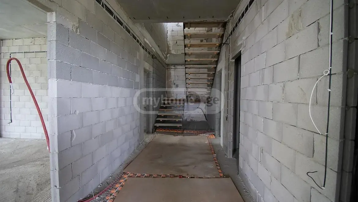 Дом, 5-комн., 378.4 м²