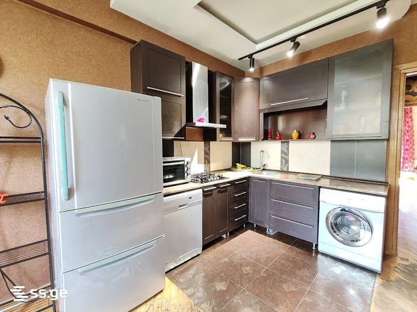 Квартира, 3-комн., 85 м²
