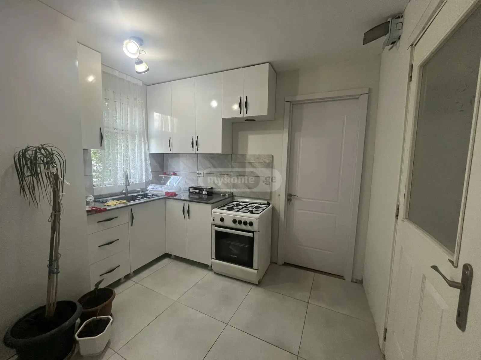 House, 4-room, 80 m²