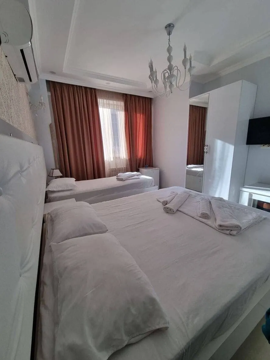 Apartment, 7-room, 200 m²