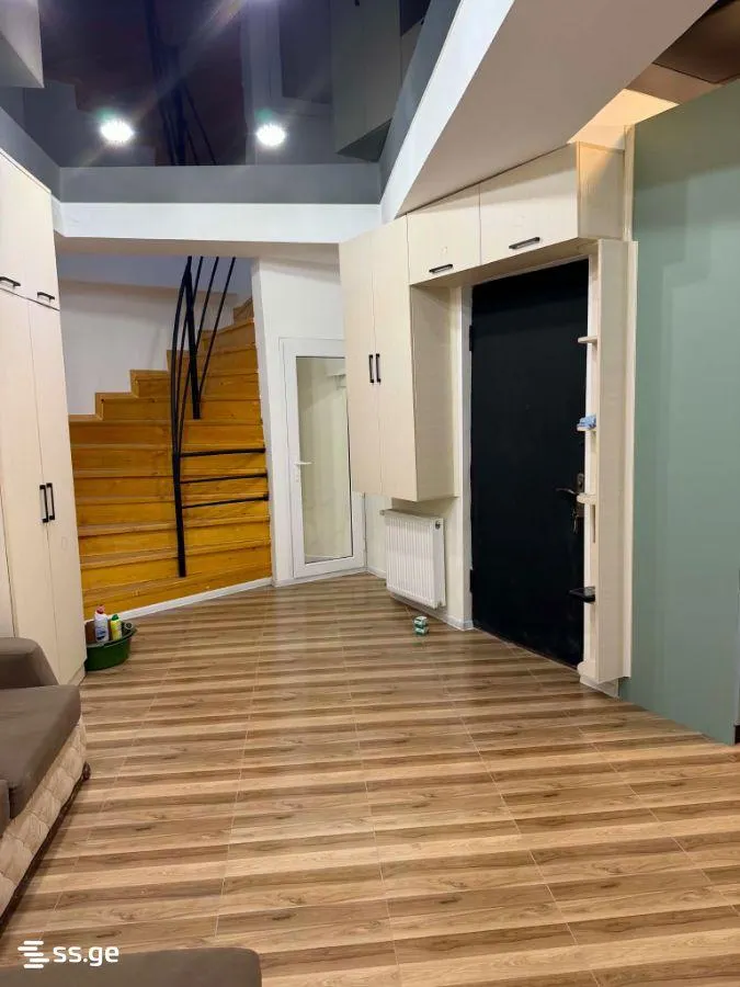 Квартира, 3-комн., 85 м²