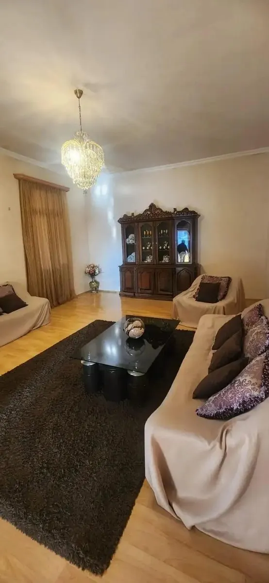 სახლი, 10-ოთახიანი, 310 მ²