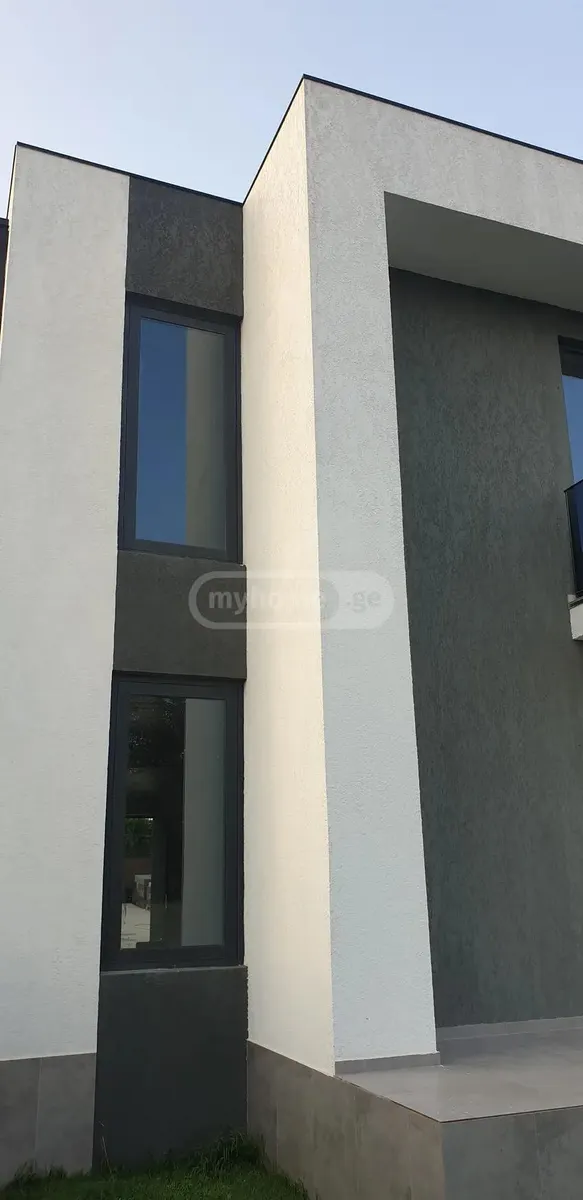 Дом, 5-комн., 300 м²