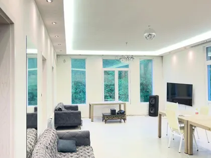 Дом, 5-комн., 250 м²