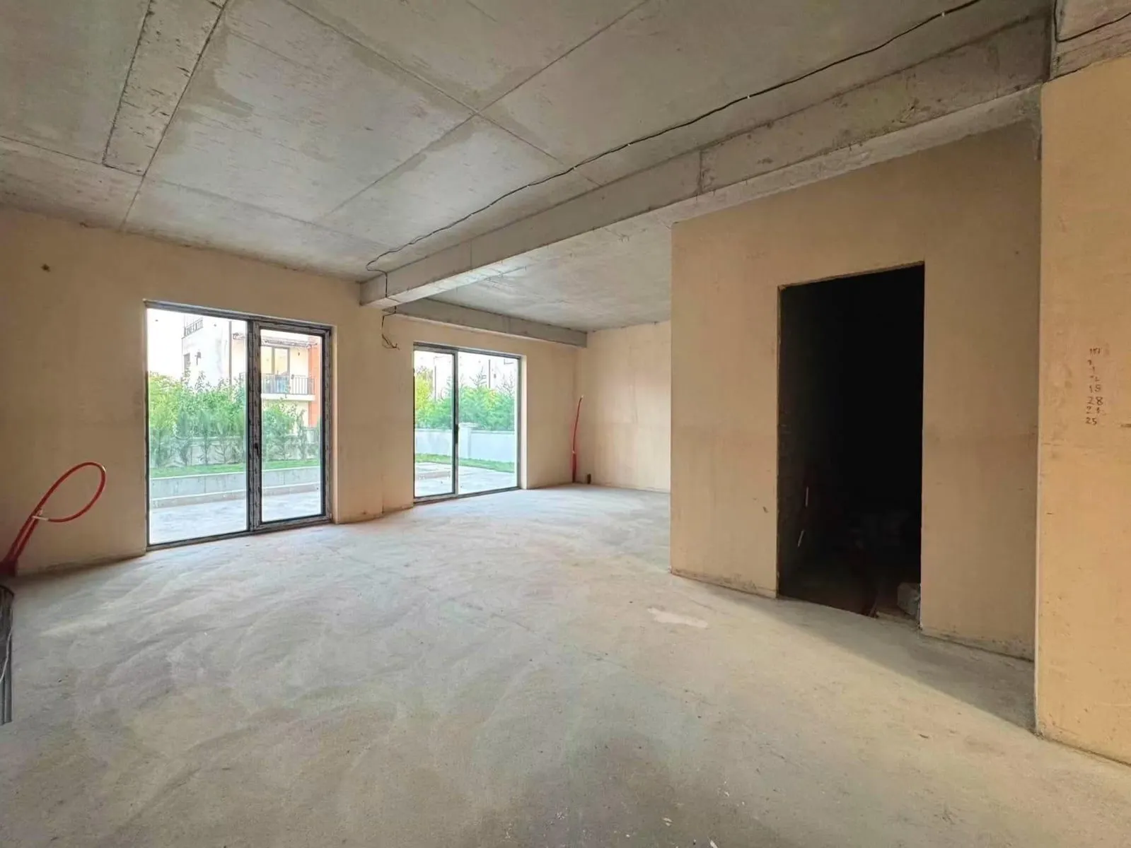 Дом, 5-комн., 250 м²